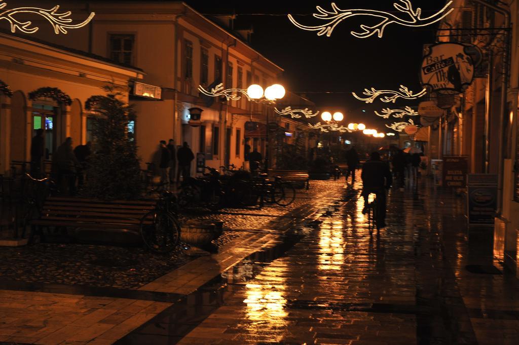 Hotel Carmen Shkoder Exterior photo